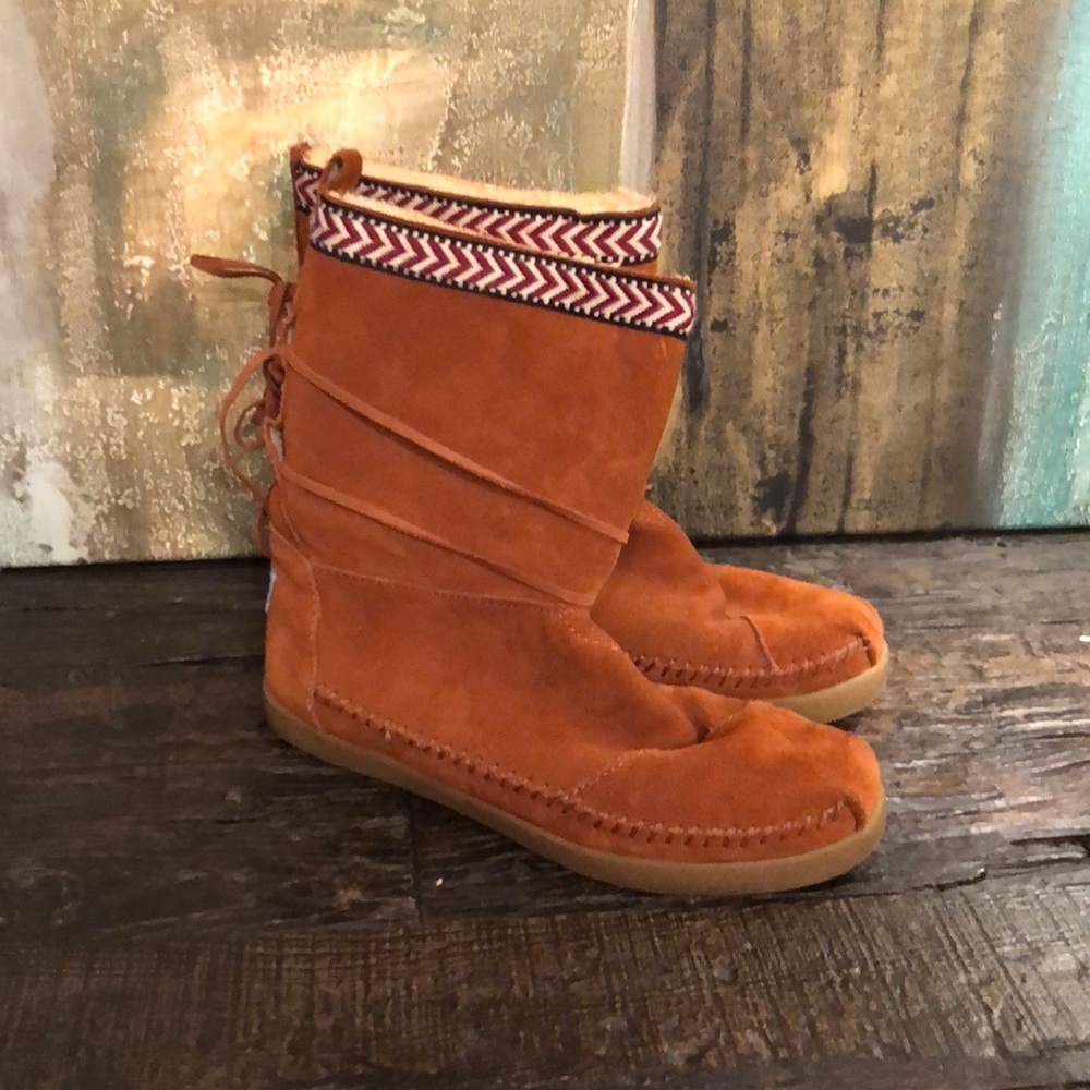 Sz 8 TOMS boots